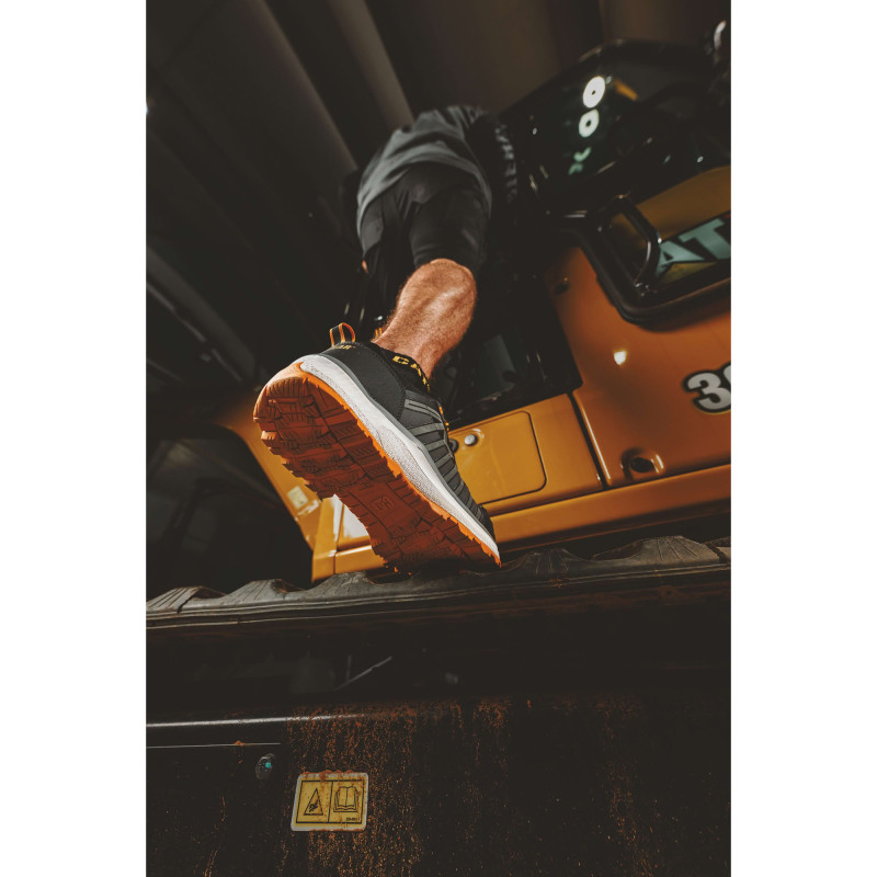 CHAUSSURE DE SECURITE BASSE CHARGE ORANGE S3 HRO SRC